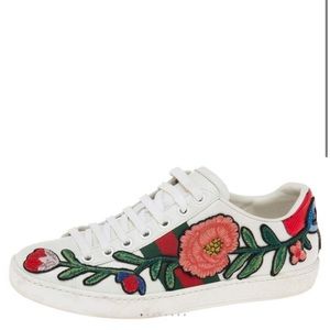 Gucci White Floral Embroidered Leather Ace Low-Top Sneakers